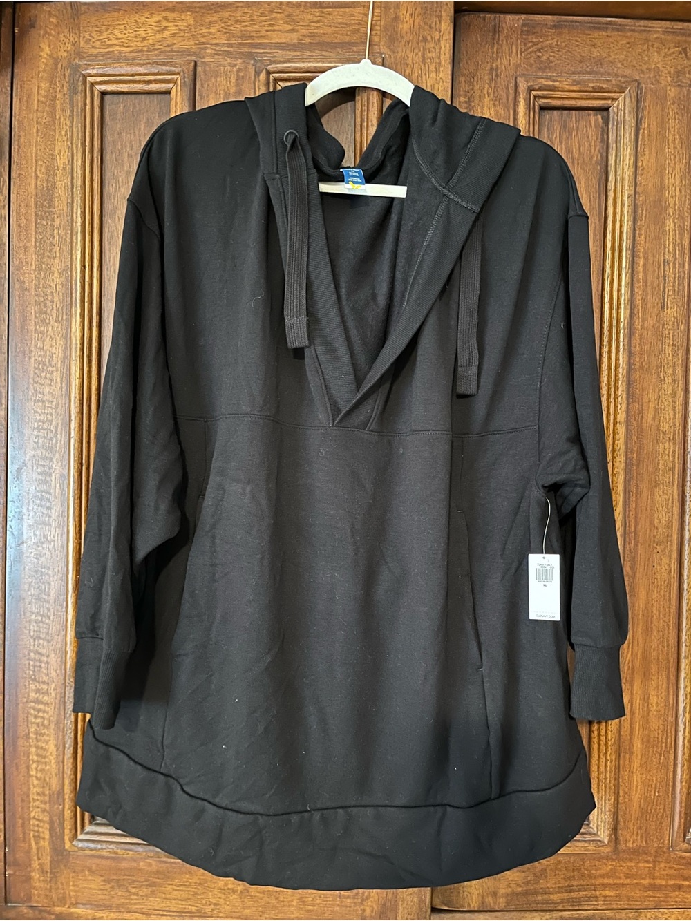 Old Navy, nwt, xl black deep v neck